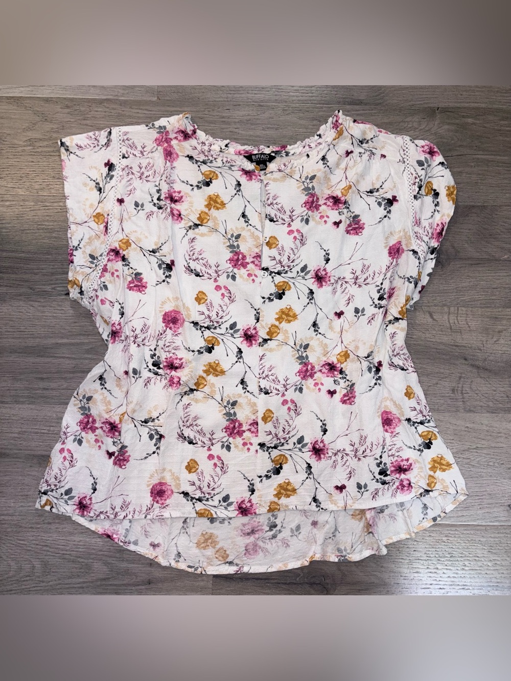 Buffalo David Bitton Cream Floral Ruffle Neck Short Sleeve Blouse